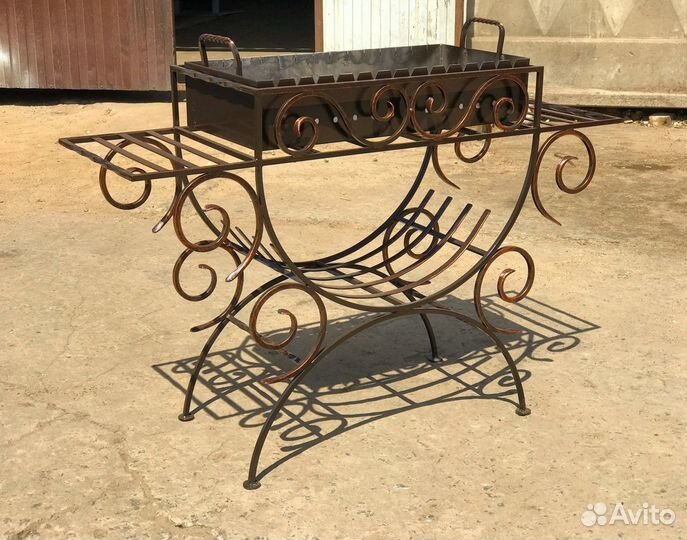 Мангал из 4мм кованый арт.-0015 с полками