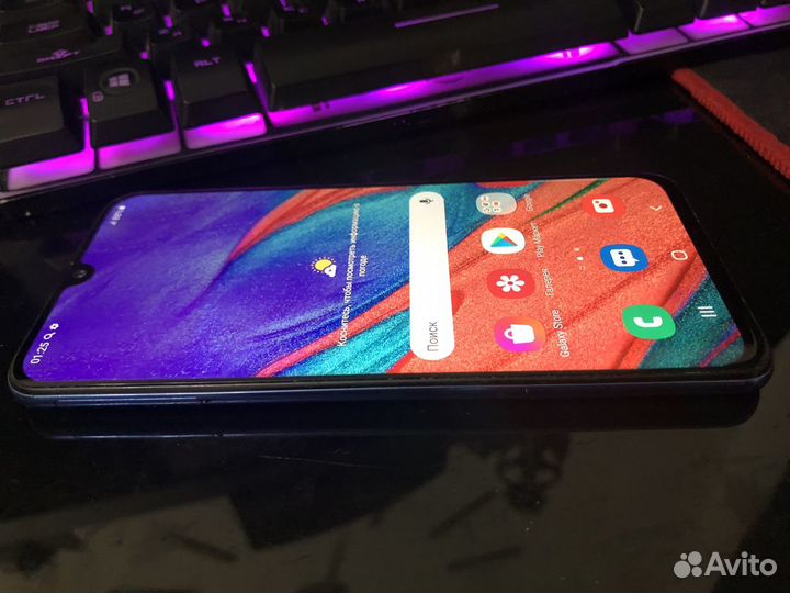 Samsung Galaxy A40, 4/64 ГБ