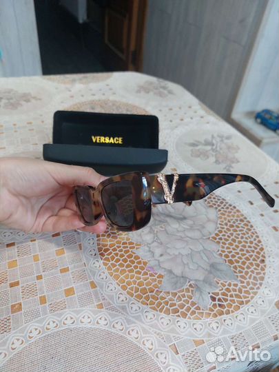 Солнцезащитные очки женские