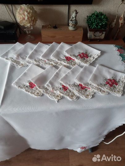 Скатерть с салфетками новая