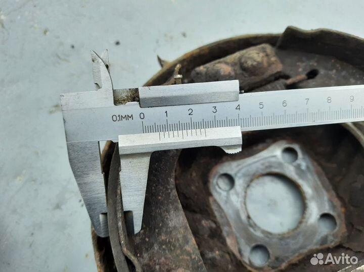 Щит тормозной задний левый Рено Логан