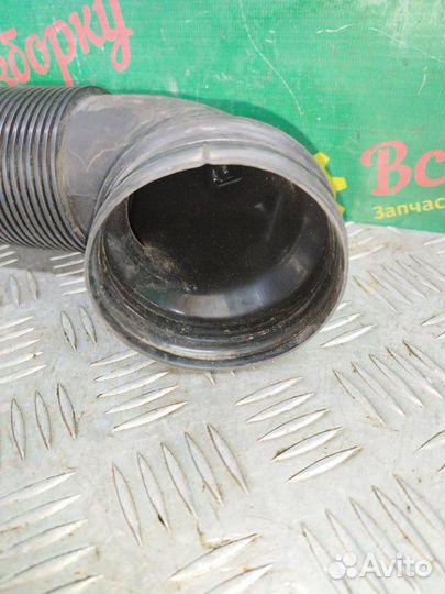 Патрубок воздушного фильтра Volkswagen Tiguan