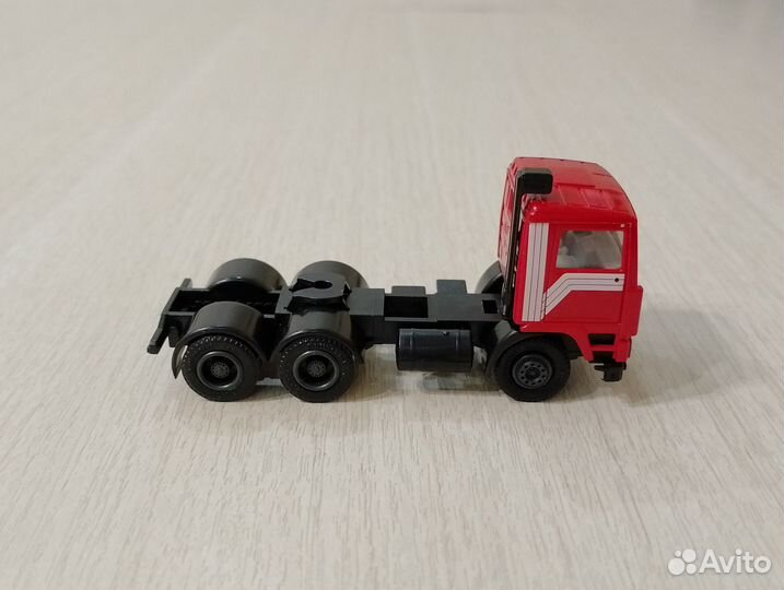 206) Тягач Volvo F12