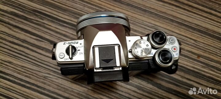 Olympus om d e m10 mark ii