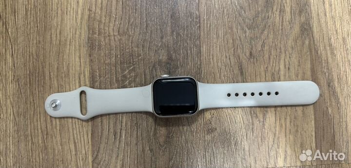 Apple Watch SE2, 40 мм, Starlight Aluminium