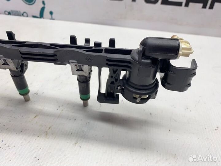 Рампа топливная с форсунками Ford Focus 2 hwda