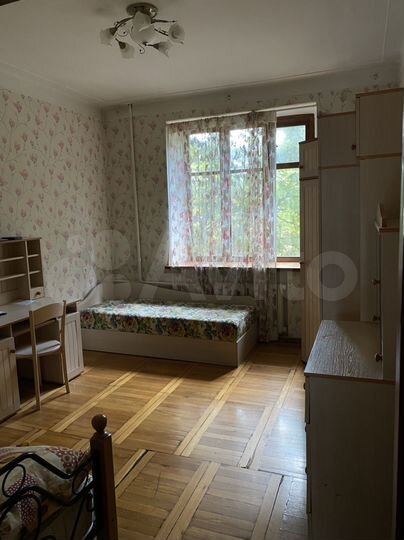 2-к. квартира, 56 м², 2/5 эт.