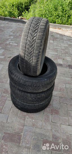 Interstate Winter IWT2 215/65 R16