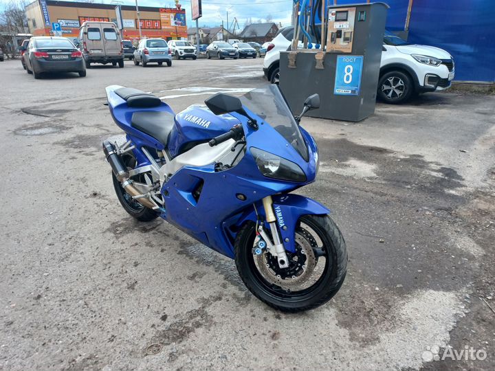Ymaha YZF-R1