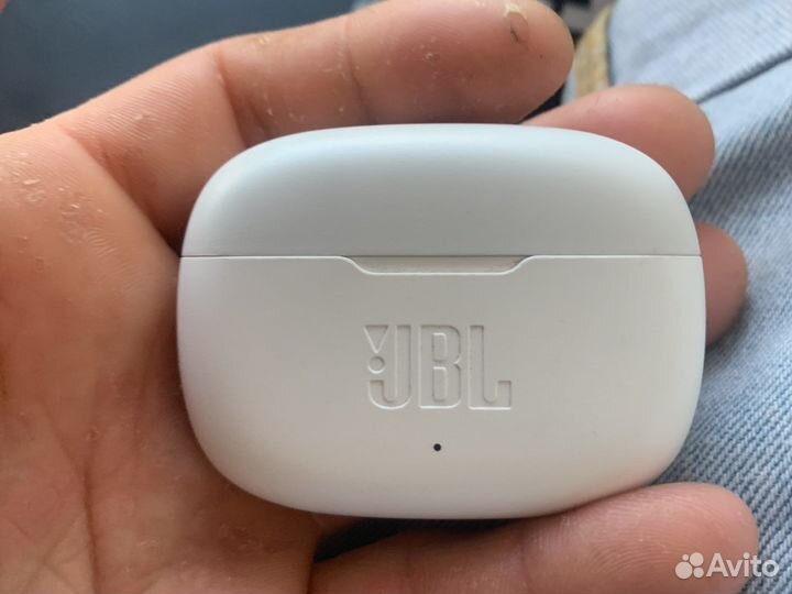 Кейс от JBL Wave 200TWS, белый