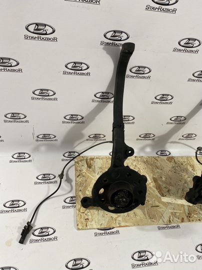 Поворотный кулак Mercedes w211 передний