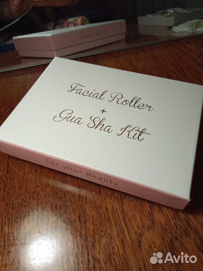 Набор массажер для лица скребок гуаша и роллер