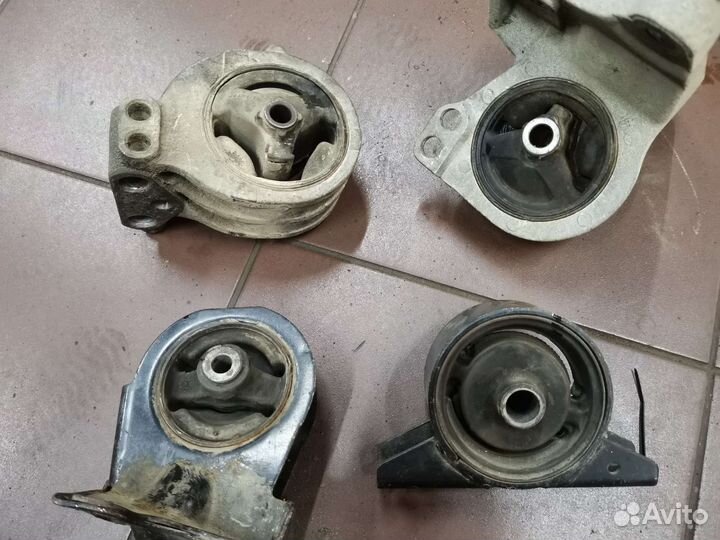 Подушки двигателя Mitsubishi Galant EA3A