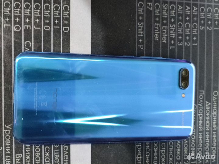 HONOR 10, 4/64 ГБ