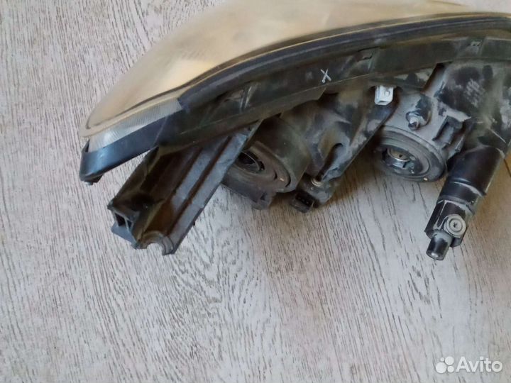 Фара левая toyota rav 4 30