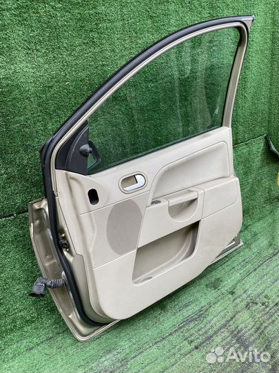 Дверь передняя правая Ford Fiesta CBK зеркало не в