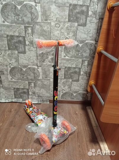 Самокат детский трехколесный новый