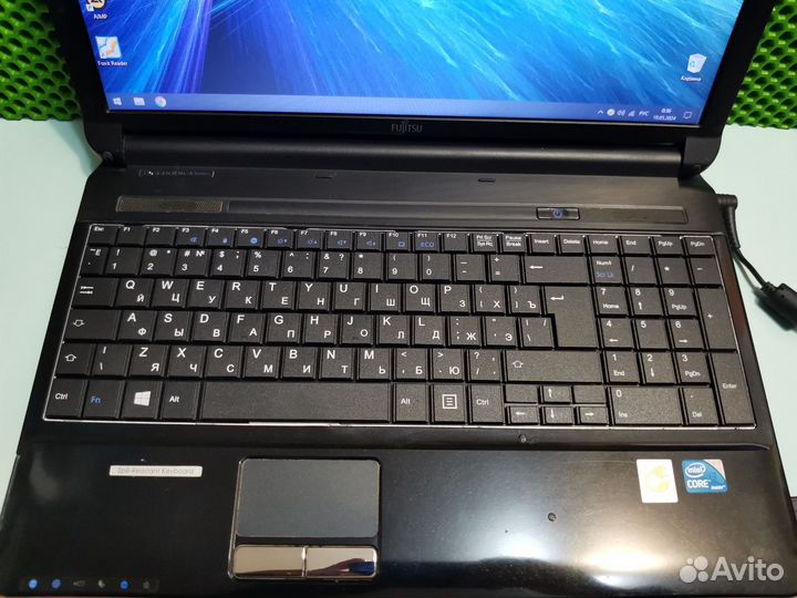 Ноутбук Fujitsu AH530 Intel Core i3 2GB 128GB