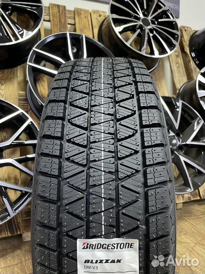 Bridgestone Blizzak DM-V3 215/65 R16 102S