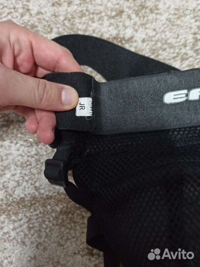 Хоккейная защита (нагрудник, наколенники и защита