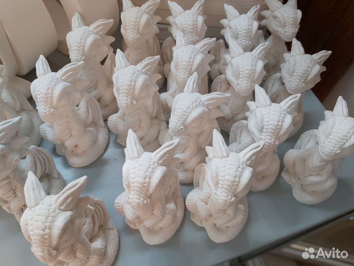 Статуэтка / фигурка дракон к новому году из гипса