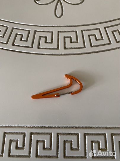 Карабин nike swoosh