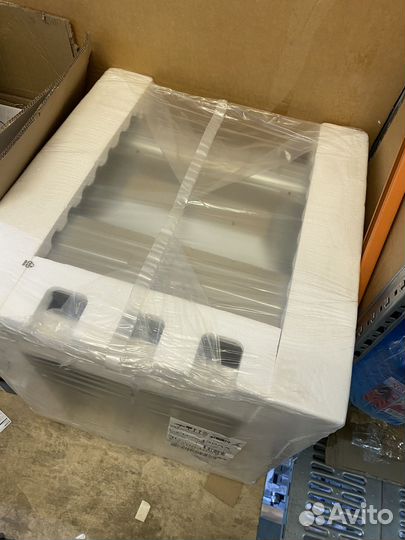 Новый Духовой шкаф Electrolux ezb52430ax