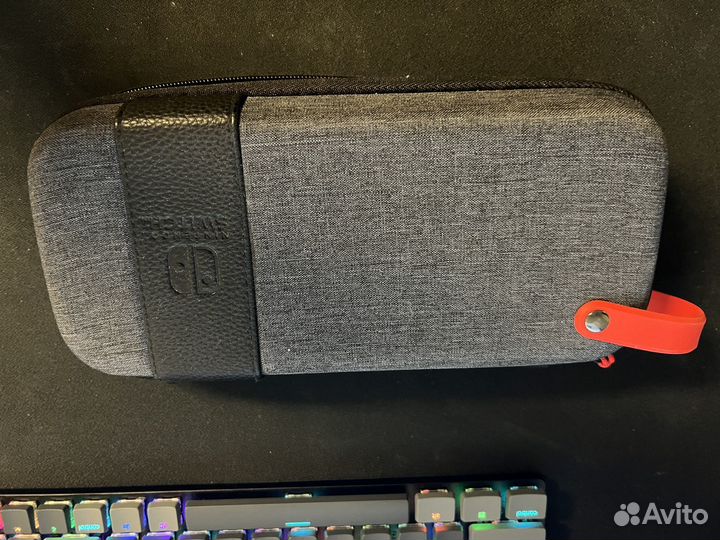 Nintendo Switch + Zelda Breath of the Wild