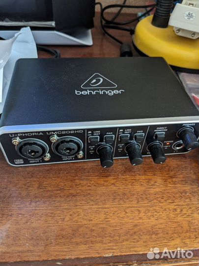 Микрофон + аудиокарта Behringer B-1 UMC202HD