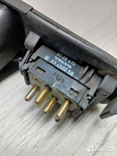 Кнопка стеклоподъёмника задняя правая Volvo 960