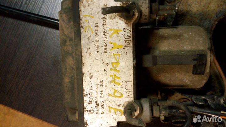 Блок ABS Тойота карина е 1.6