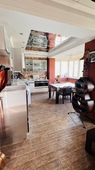 3-к. квартира, 130 м², 3/5 эт.