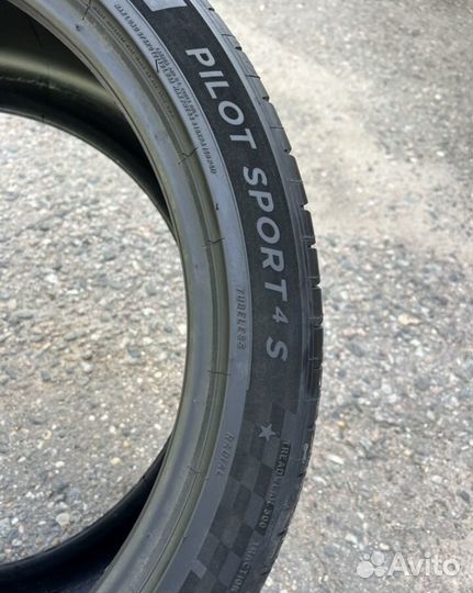 Michelin Pilot Sport 4 S 295/35 R21 107Y