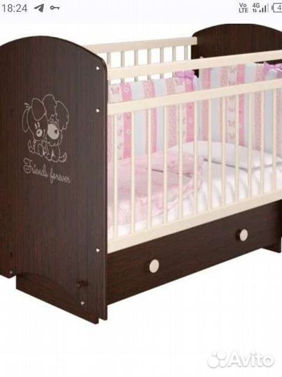 Детская кроватка с маятником и матрасом