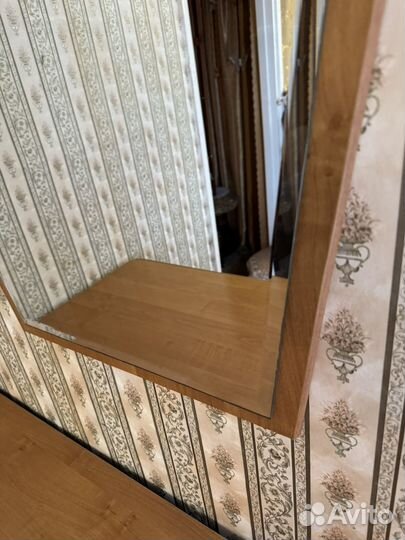 Комод с зеркалом в спальню