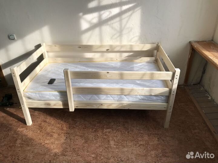 Детские кровати из массива сосны новые