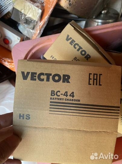 Зарядное устройство vector BC 44