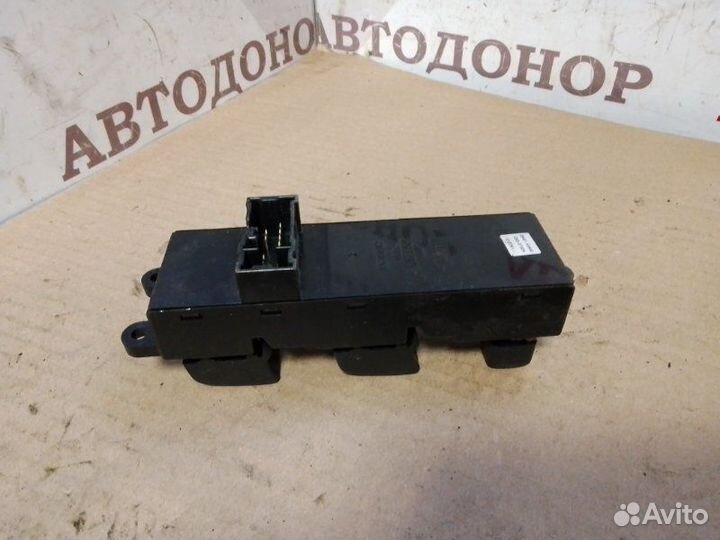 Блок управления стеклоподъемниками передний левый