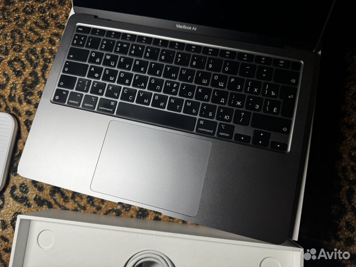 Apple macbook air 2020 m1