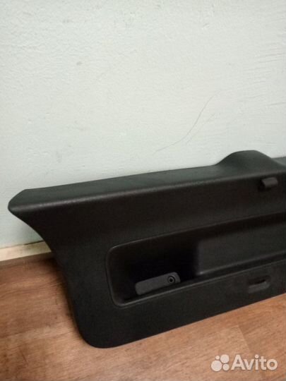 Обшивка крышки багажника Volkswagen Polo хетчбек