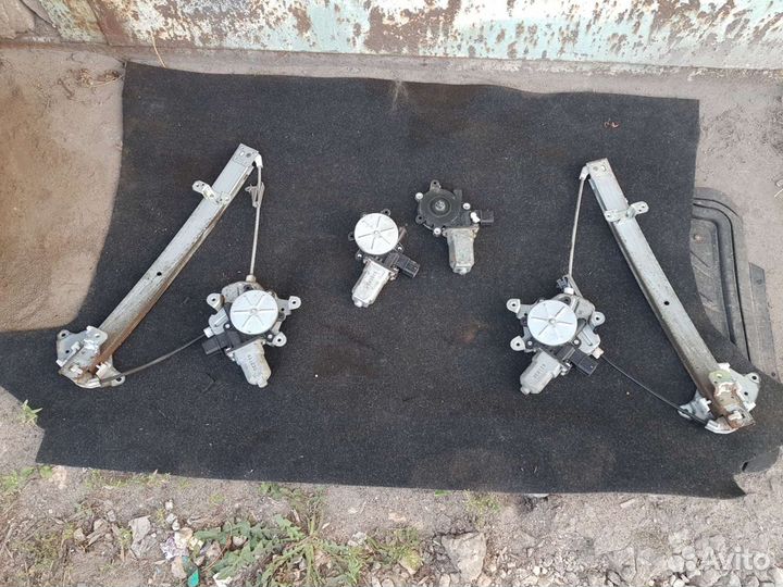 Стеклоподьемник задний Mitsubishi lancer 9