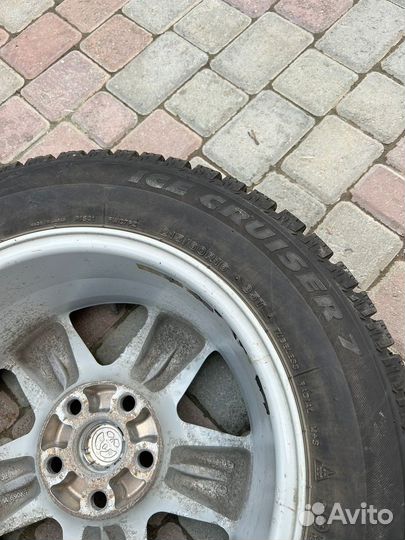 Firestone Ice Cruiser 7 215/60 R16