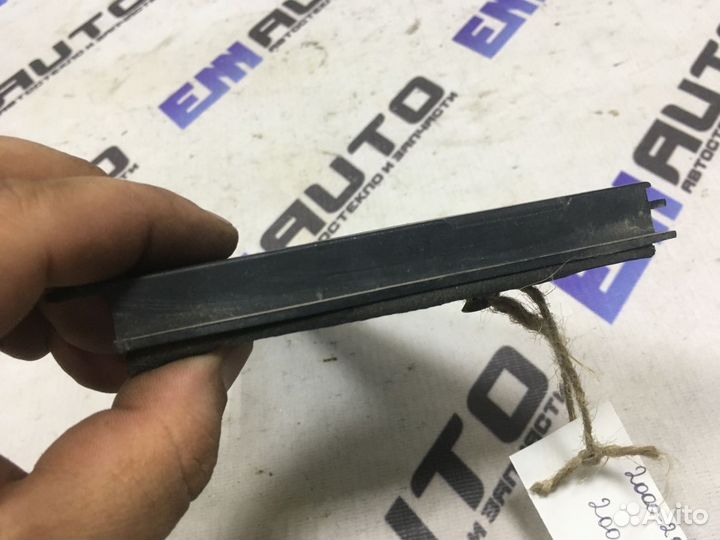 Уголок двери задней левой наружный Хендай Элантра