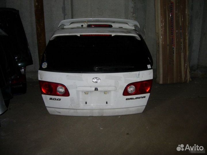 Дверь задняя пятая Toyota Caldina