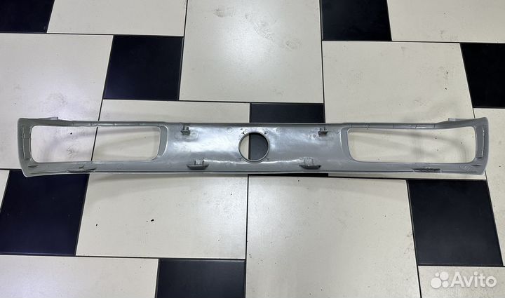 Решетка радиатора (лыжа) VW Passat B3