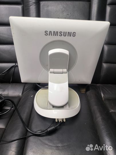 Монитор Samsung