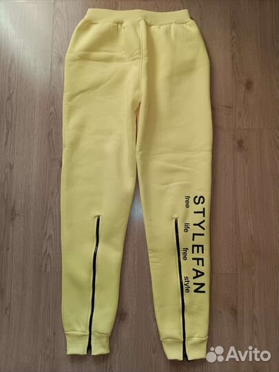 Спортивный костюм женский