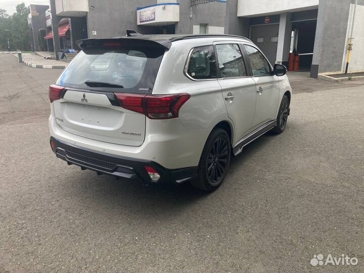 Mitsubishi Outlander 2.4 CVT, 2021, 20 км