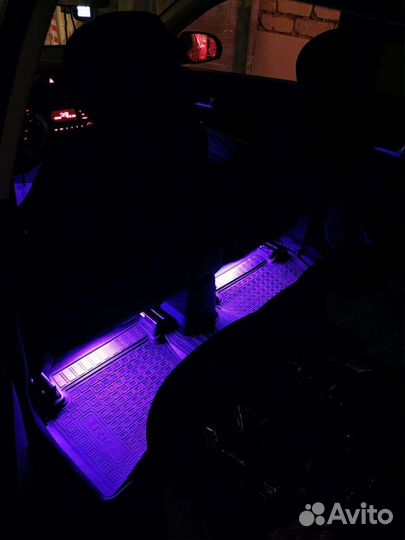 RGB подсветка ног для авто