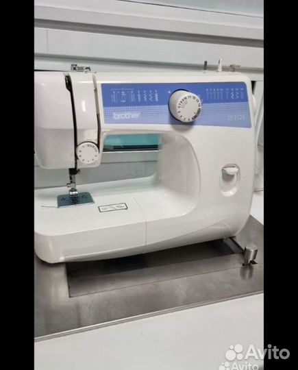 Швейная машинка brother